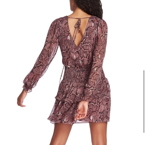NWT 1. State Woman’s Xs Smocked Waist Snakeskin Print Ruffled V-Neck Dress - Picture 3 of 16